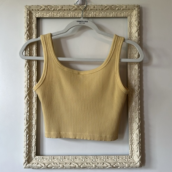 UNIQLO | Yellow Sleeveless Fitted Crop Tank Top - Picture 7 of 11